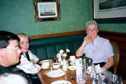 37401617.jpg (62810 bytes)