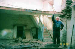 house1.jpg (27614 bytes)